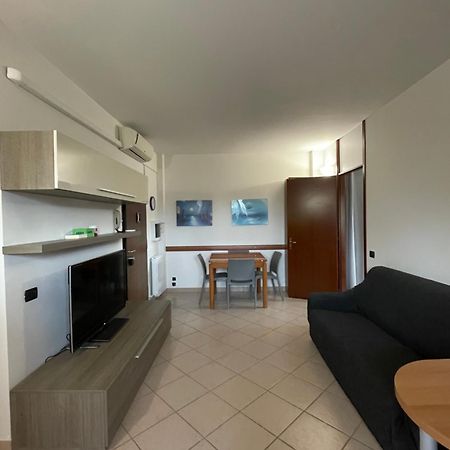 Pm 2 Via De Gasperi Guest House Роцано Екстериор снимка