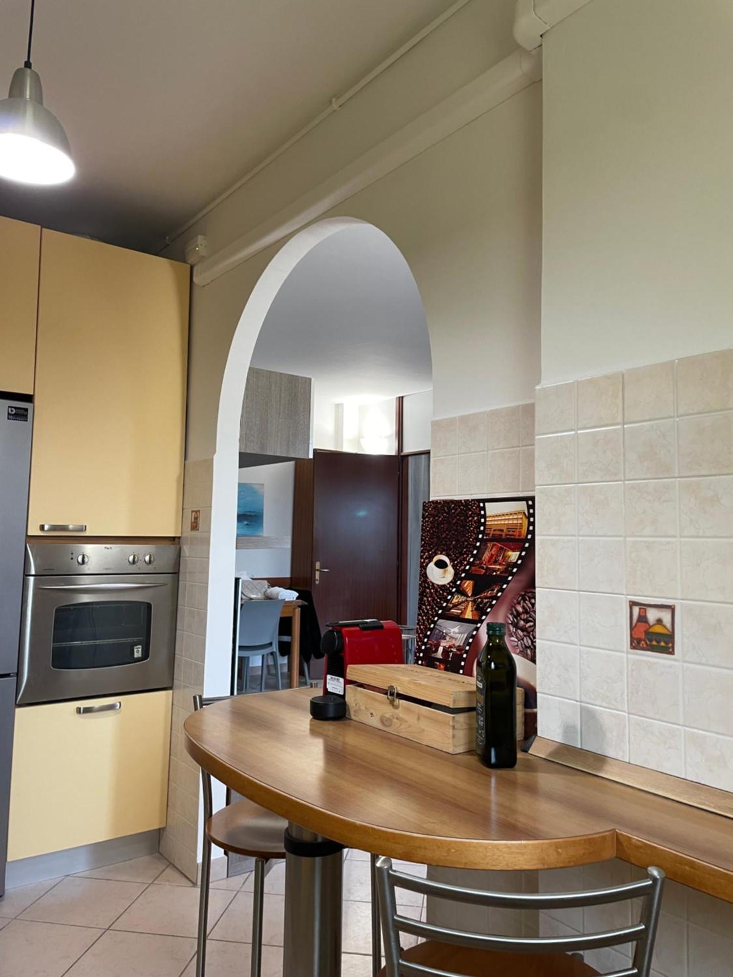 Pm 2 Via De Gasperi Guest House Роцано Екстериор снимка