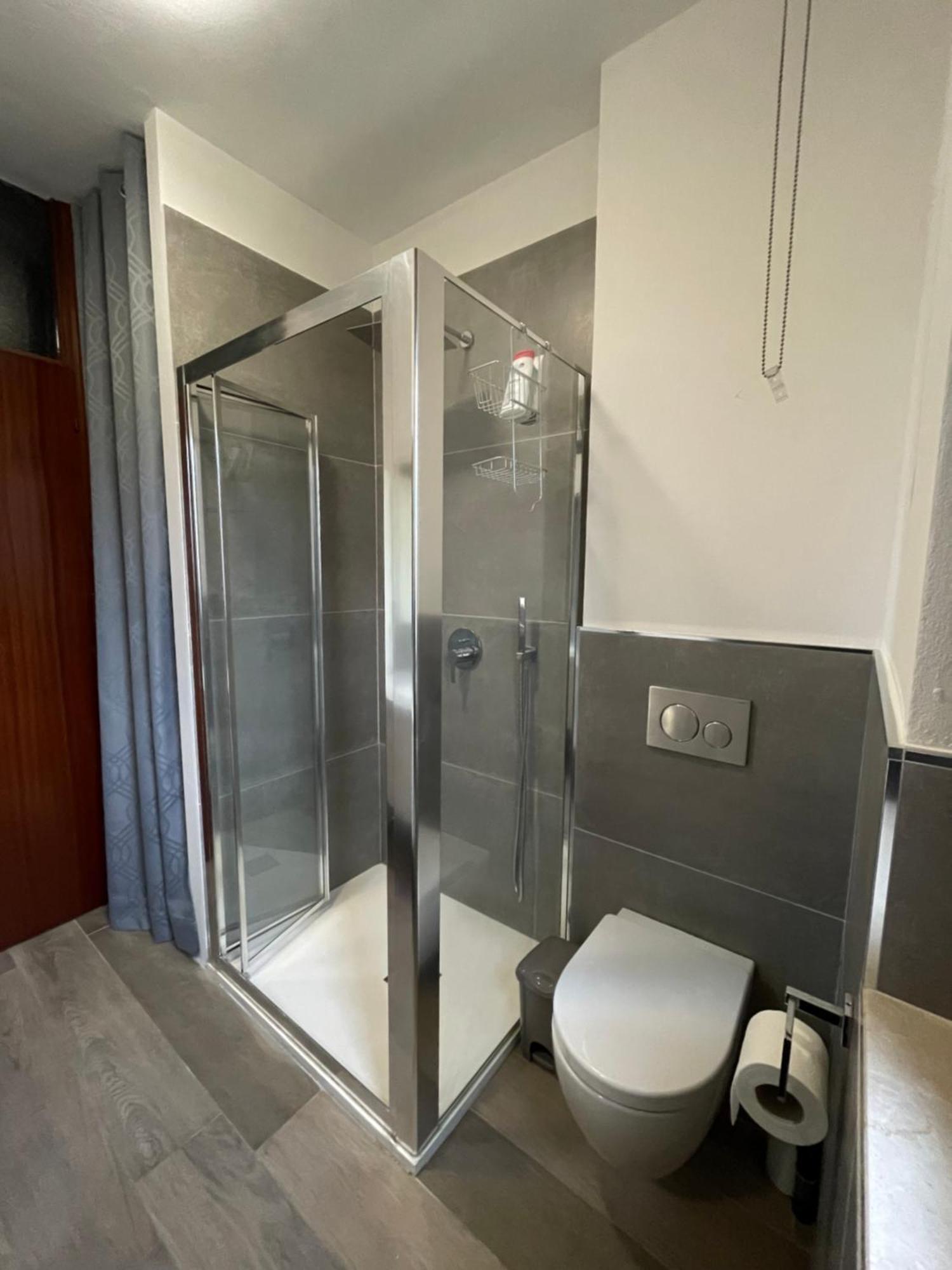 Pm 2 Via De Gasperi Guest House Роцано Екстериор снимка