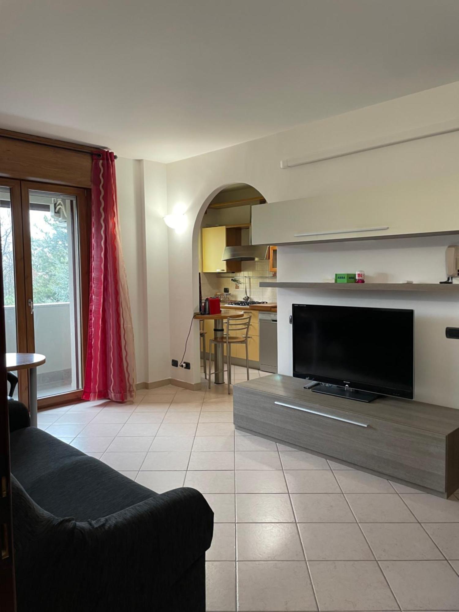 Pm 2 Via De Gasperi Guest House Роцано Екстериор снимка